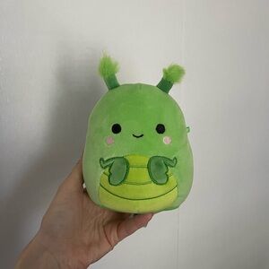 🇺🇸 5” Trenton green praying mantis squishmallow